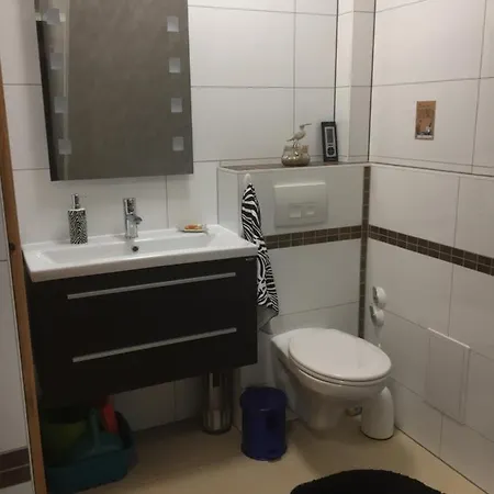 Appartamento Unter Dem Dach Mit Parkplatz Brema