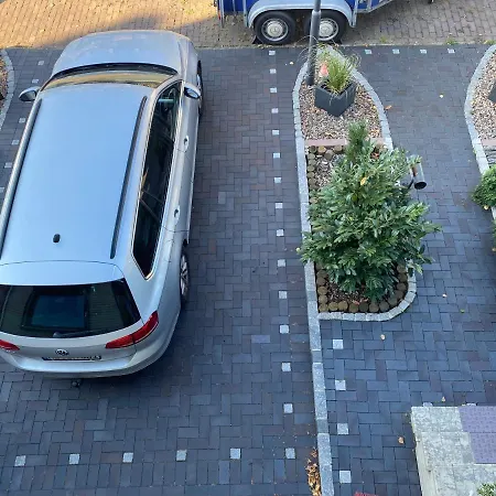 Unter Dem Dach Mit Parkplatz Appartamento Brema