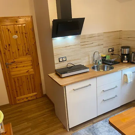 Apartamento Unter Dem Dach Mit Parkplatz