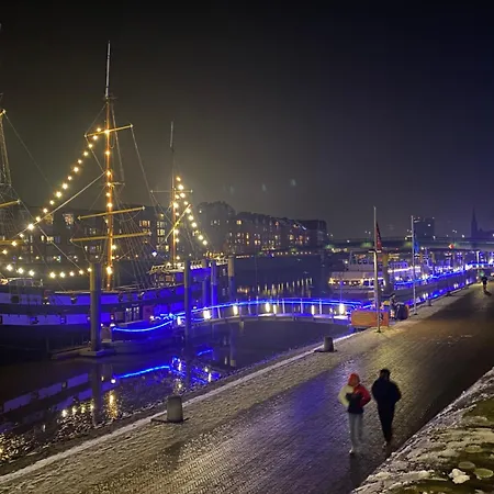 Unter Dem Dach Mit Parkplatz * Brema