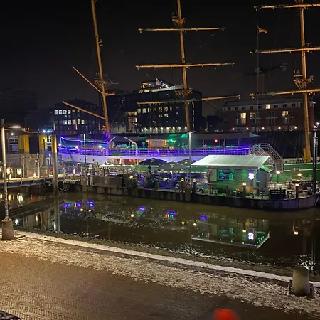 Appartamento Unter Dem Dach Mit Parkplatz Brema