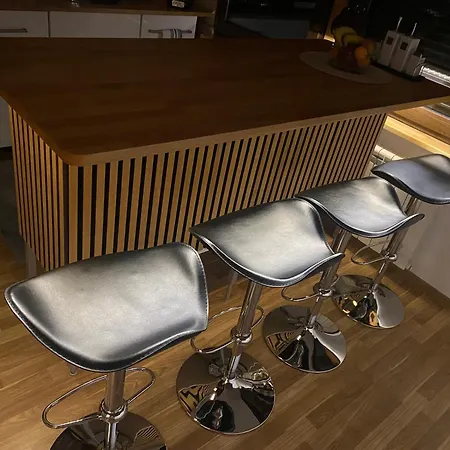 Unter Dem Dach Mit Parkplatz Bremen