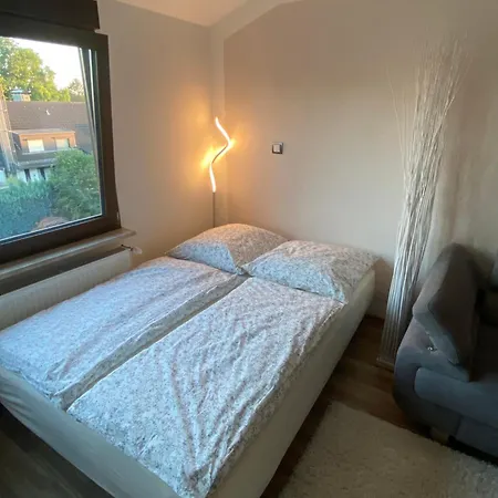 Unter Dem Dach Mit Parkplatz Brema